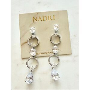 ✨ Nadri / Eliot Danori Crystal Drop Earrings ✨
